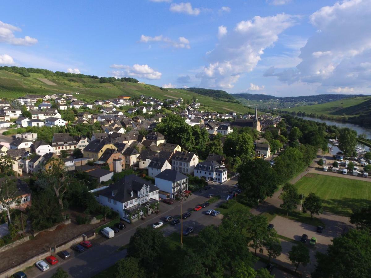 Hotel Zum Anker Neumagen-Dhron Esterno foto