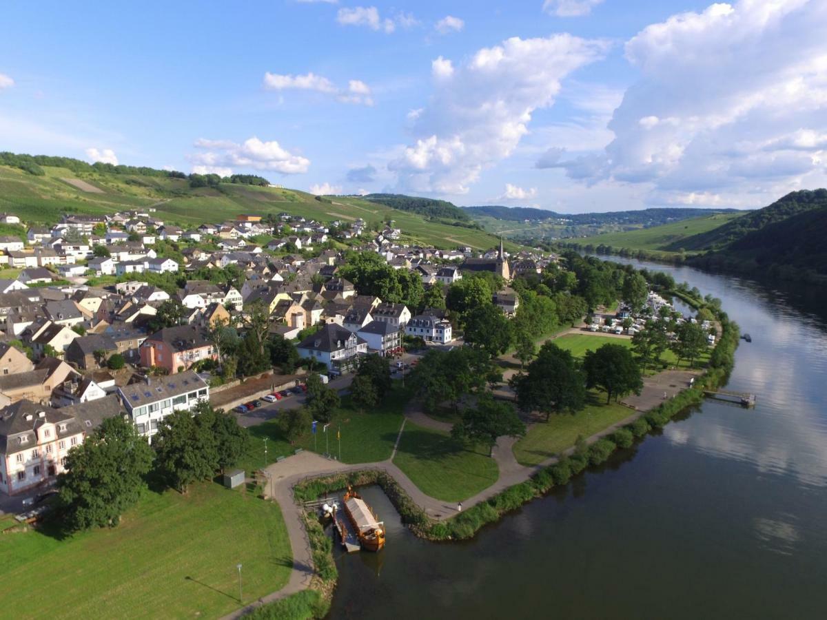 Hotel Zum Anker Neumagen-Dhron Esterno foto